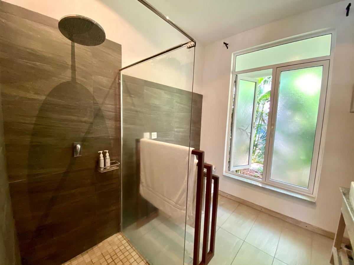 Saffron Villas 디아니 해변 외부 사진
